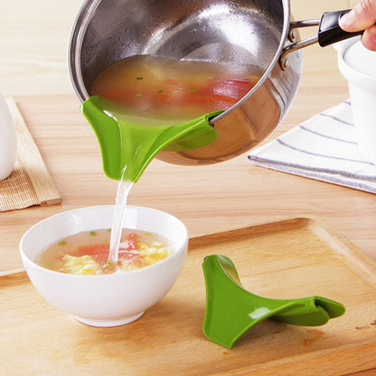 "Silicone Soup Funnel – Easy Pour Kitchen Gadget for Mess Free Cooking & Liquid Transfer"