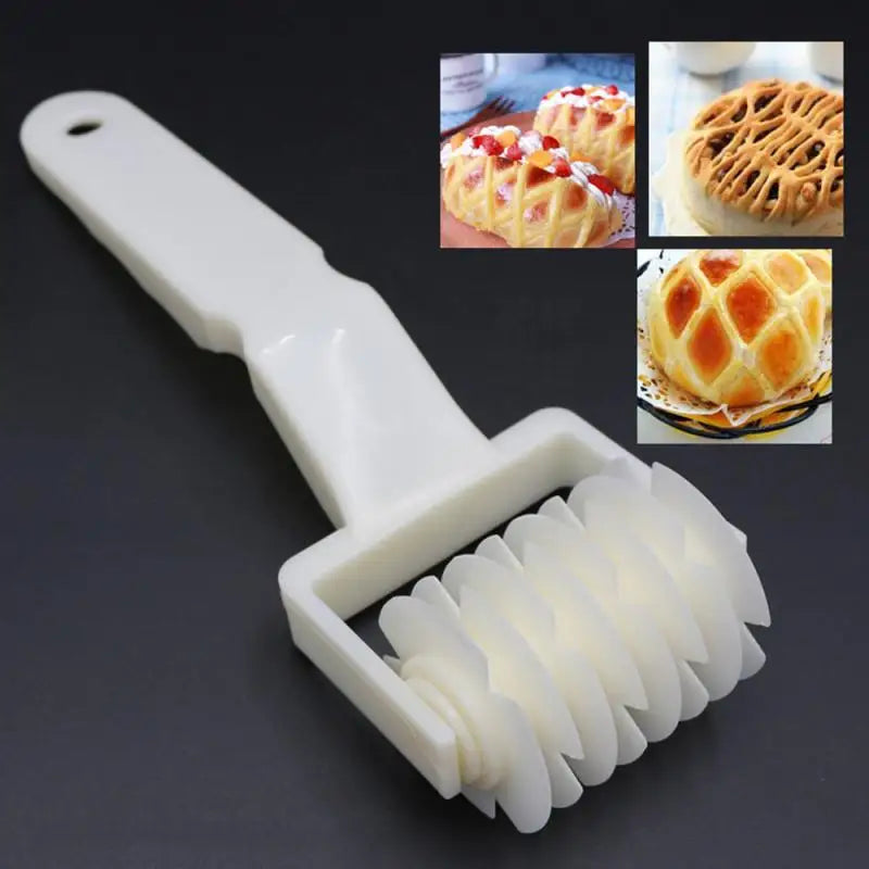 Lattice Dough Roller & Pizza Cutter – High-Quality Pastry Tool for Baking & Cake Decorating